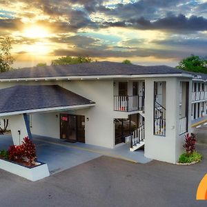 Sunshine Inn